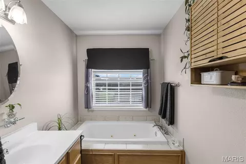 Bath - 385 Spring Hill Rd, Jackson, MO 63755 photo 2 of 7