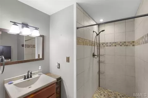 Bath - 385 Spring Hill Rd, Jackson, MO 63755 photo 7 of 7