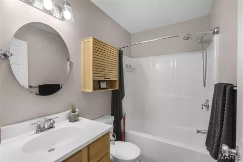 Bath - 385 Spring Hill Rd, Jackson, MO 63755 photo 5 of 7