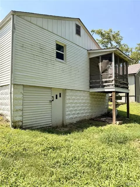 Exterior - 8 Lindner Ln, Union, MO 63084 photo 3 of 4