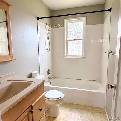 Bath - 8 Lindner Ln, Union, MO 63084 photo 1 of 2