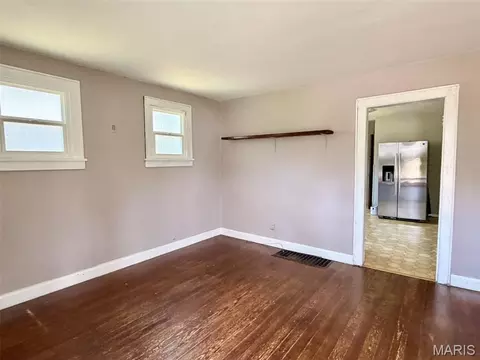 Living - 8 Lindner Ln, Union, MO 63084 photo 3 of 3