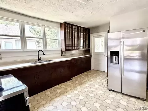 Kitchen - 8 Lindner Ln, Union, MO 63084 photo 1 of 1