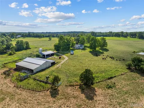 Exterior - 3810 Sunny Rd, Washington, MO 63090 photo 3 of 15