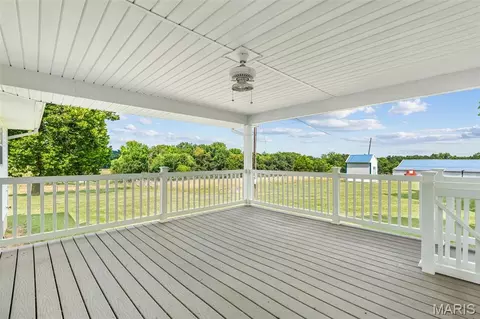 Exterior - 3810 Sunny Rd, Washington, MO 63090 photo 6 of 15