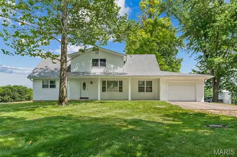 Exterior - 3810 Sunny Rd, Washington, MO 63090 photo 4 of 15