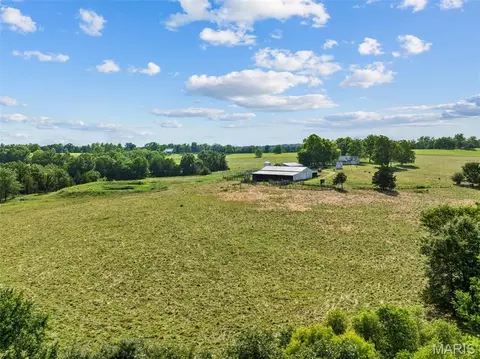 Exterior - 3810 Sunny Rd, Washington, MO 63090 photo 2 of 15