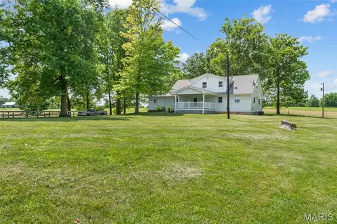 Exterior - 3810 Sunny Rd, Washington, MO 63090 photo 8 of 15