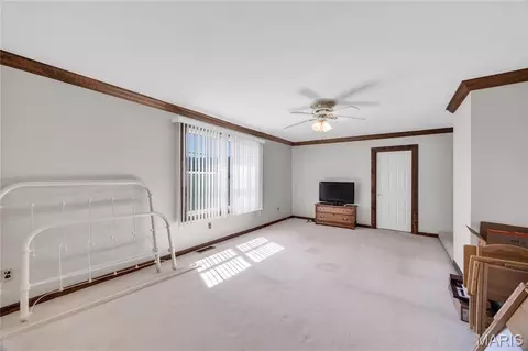 Bedroom - 2302 Berkemeyer Rd, Hermann, MO 65041 photo 7 of 12