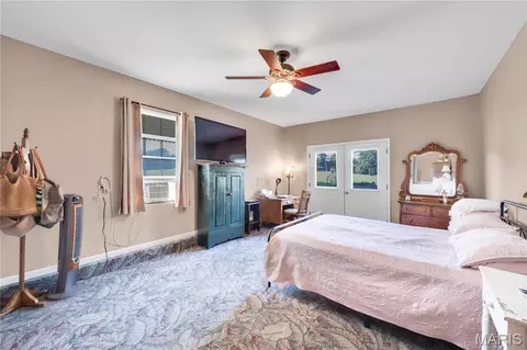 Bedroom - 2302 Berkemeyer Rd, Hermann, MO 65041 photo 1 of 12