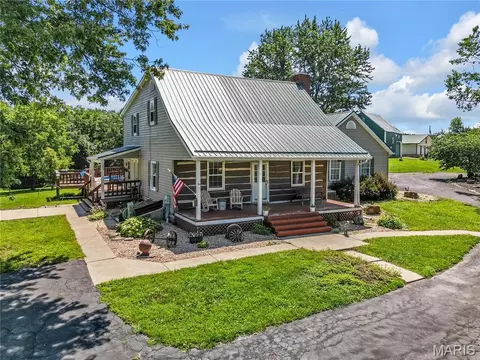 Exterior - 2302 Berkemeyer Rd, Hermann, MO 65041 photo 1 of 22