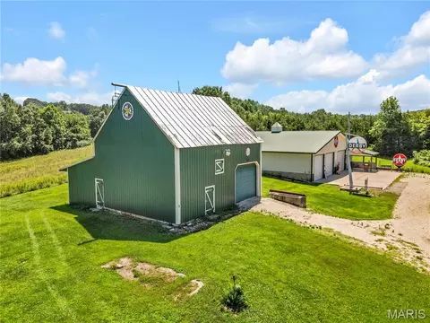 Exterior - 2302 Berkemeyer Rd, Hermann, MO 65041 photo 17 of 22