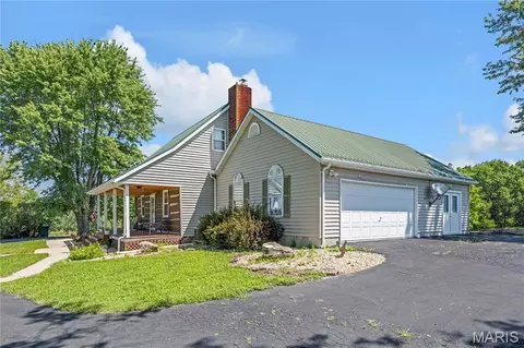 Exterior - 2302 Berkemeyer Rd, Hermann, MO 65041 photo 5 of 22