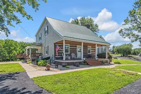 Exterior - 2302 Berkemeyer Rd, Hermann, MO 65041 photo 2 of 22