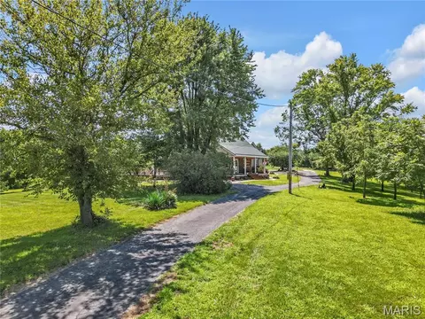 Exterior - 2302 Berkemeyer Rd, Hermann, MO 65041 photo 18 of 22