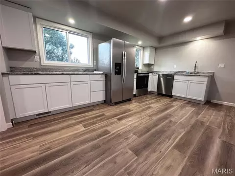 Kitchen - 1671 Elmont Rd, Sullivan, MO 63080 photo 2 of 3