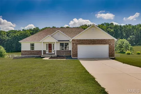 1036 Ridgewood Farms Rd, Farmington, MO 63640