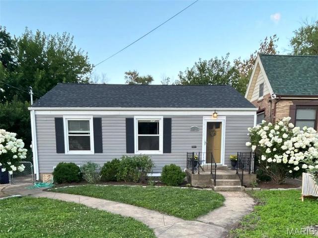818 Sanders Pl, Crestwood, MO 63126