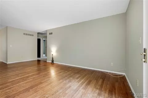 Living - 808 Dinard Dr, Ballwin, MO 63021 photo 3 of 6