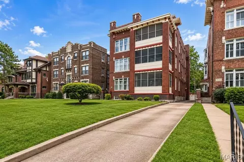 5138 Waterman Blvd, Saint Louis, MO 63108