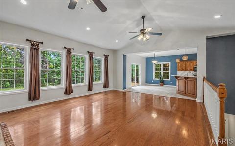 Living - 10470 Pine Needle Cir, Rolla, MO 65401 photo 2 of 3