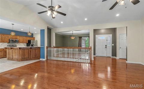 Entry Way - 10470 Pine Needle Cir, Rolla, MO 65401 photo 1 of 4