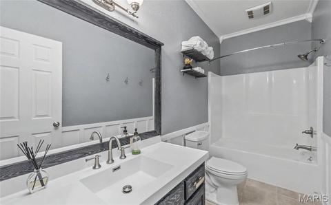 Bath - 10470 Pine Needle Cir, Rolla, MO 65401 photo 3 of 5