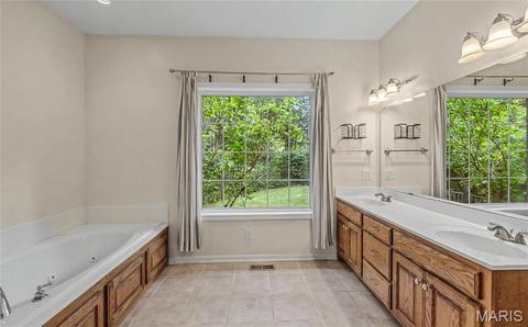 Bath - 10470 Pine Needle Cir, Rolla, MO 65401 photo 2 of 5