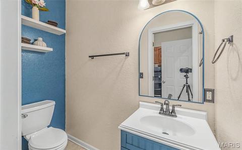 Bath - 10470 Pine Needle Cir, Rolla, MO 65401 photo 4 of 5