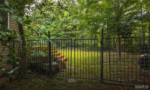 Exterior - 10470 Pine Needle Cir, Rolla, MO 65401 photo 2 of 9
