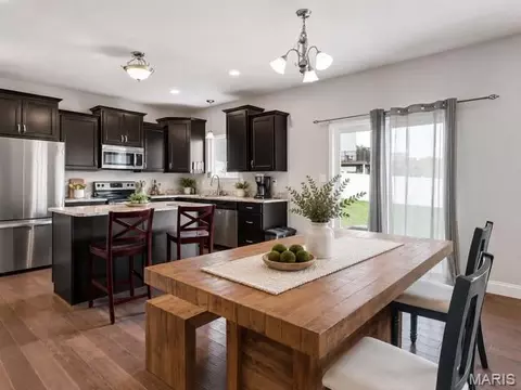 Dining - 225 Thorn Brook Dr, O'fallon, MO 63366 photo 3 of 3