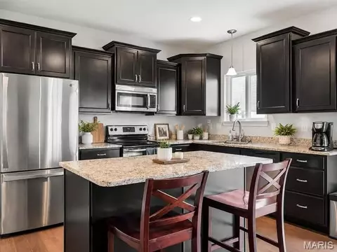 Kitchen - 225 Thorn Brook Dr, O'fallon, MO 63366 photo 1 of 3