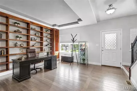 Entry Way - 225 Thorn Brook Dr, O'fallon, MO 63366 photo 1 of 4