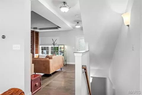 Entry Way - 225 Thorn Brook Dr, O'fallon, MO 63366 photo 3 of 4
