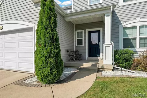 Exterior - 225 Thorn Brook Dr, O'fallon, MO 63366 photo 3 of 9