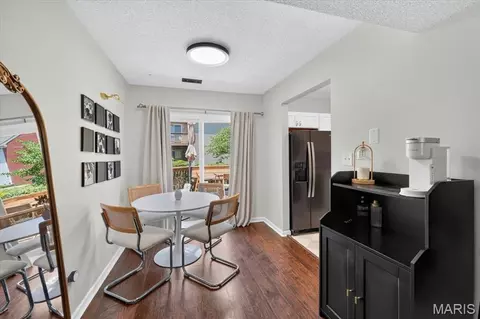 Dining - 1663 E Swan Cir, Saint Louis, MO 63144 photo 2 of 4