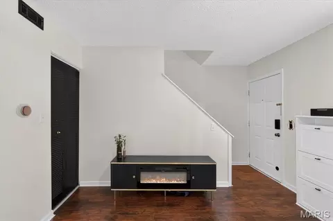 Other - 1663 E Swan Cir, Saint Louis, MO 63144 photo 4 of 11