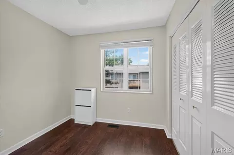 Bedroom - 1663 E Swan Cir, Saint Louis, MO 63144 photo 5 of 5