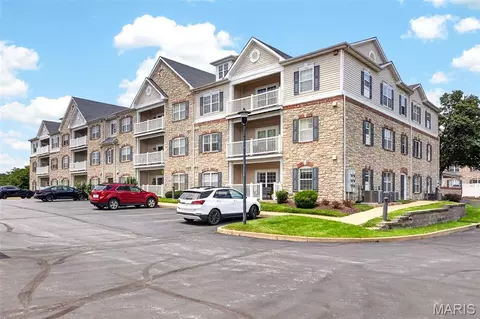 6 Monarch Trace Ct #103, Chesterfield, MO 63017