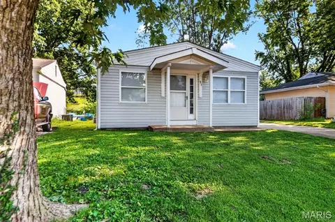 51 Cedar Field Dr, Pacific, MO 63069 photo 3