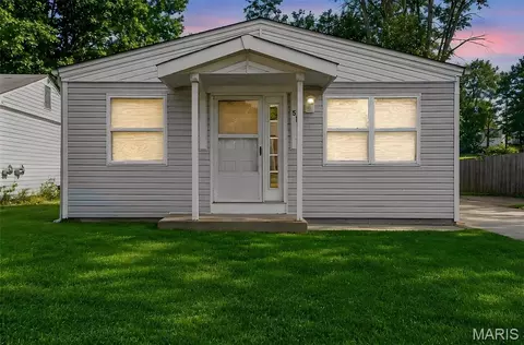 51 Cedar Field Dr, Pacific, MO 63069 photo 1