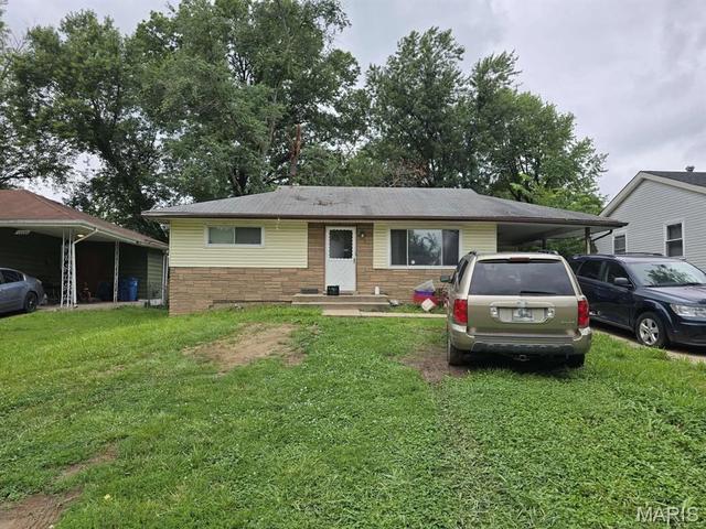 10109 Crown Point Dr, Saint Louis, MO 63136