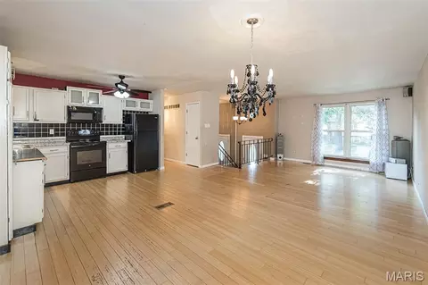 Living - 2120 Devonshire Dr, Imperial, MO 63052 photo 4 of 7