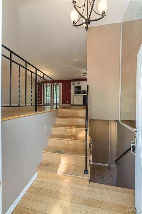 Entry Way - 2120 Devonshire Dr, Imperial, MO 63052 photo 1 of 2