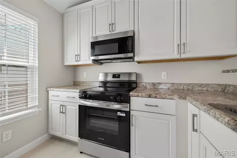 Kitchen - 4301 Spring Creek Ln, O'fallon, MO 63368 photo 2 of 5