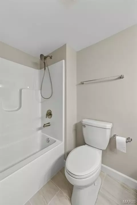 Bath - 4301 Spring Creek Ln, O'fallon, MO 63368 photo 4 of 4