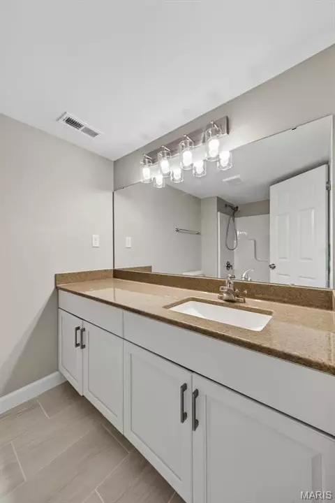 Bath - 4301 Spring Creek Ln, O'fallon, MO 63368 photo 3 of 4