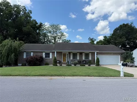 137 Rosewood Dr, Hannibal, MO 63401