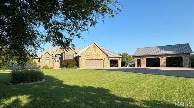23110 Roselawn Dr, Lebanon, MO 65536