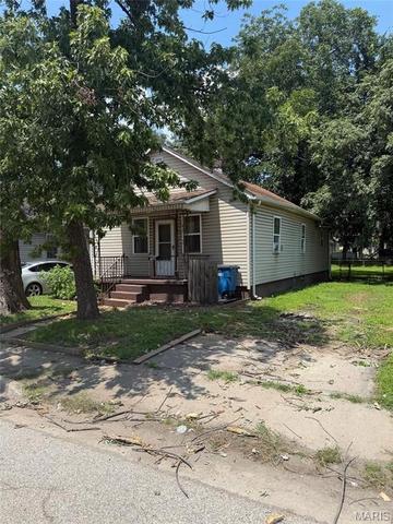 2511 E 23rd St, Granite City, IL 62040